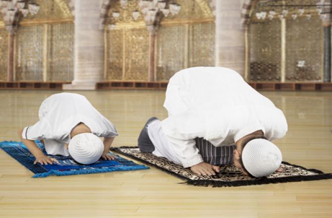 اللہ کو راضی کرنے کیلئے سجدہ کیجئے۔